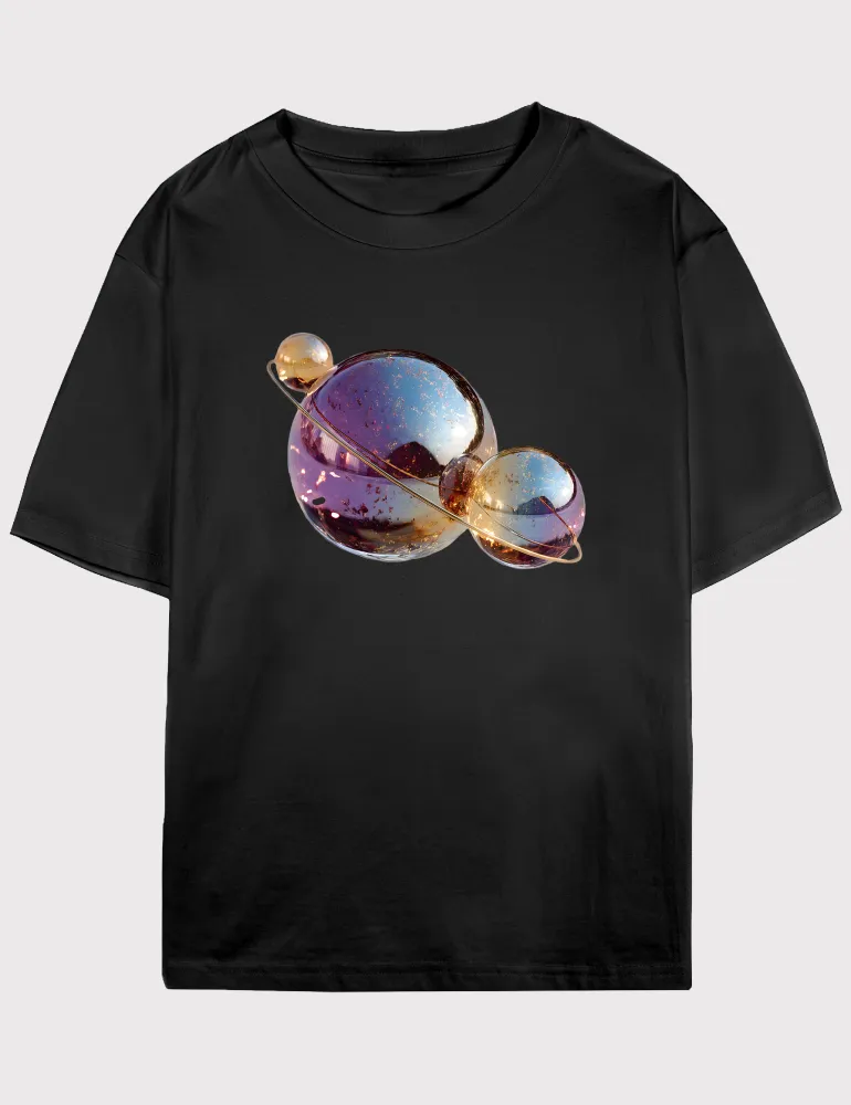 Liquid Orbit No. 04 – Camiseta unisex con estampado de esfera cromada holográfica | Serie Utopía Digital de Ryu Tanaka